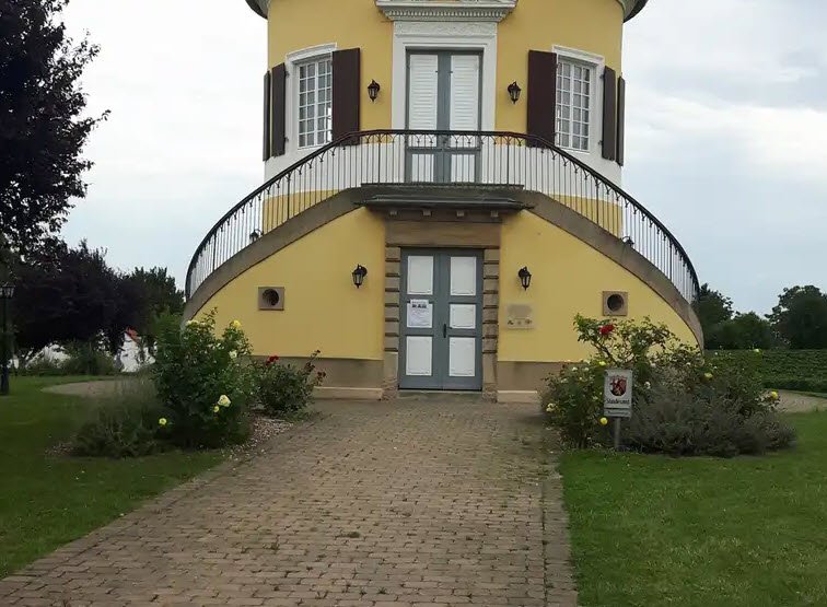 Schloss Kleinniedesheim, Germany